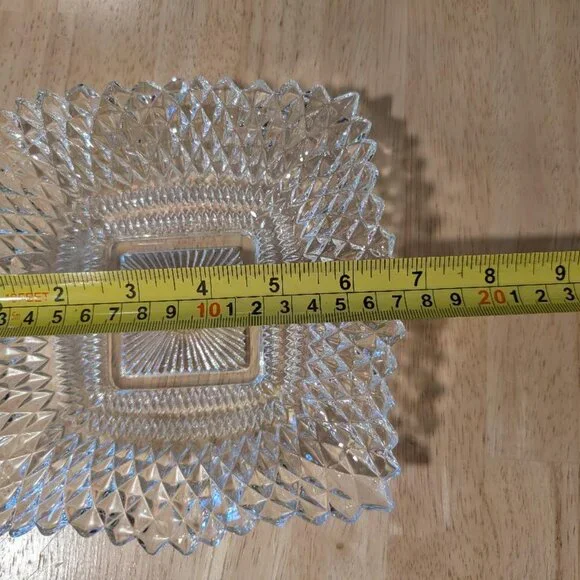 INDIANA GLASS DIAMOND POINT SCALLOPED EDGE BOWL - Picture 6 of 8